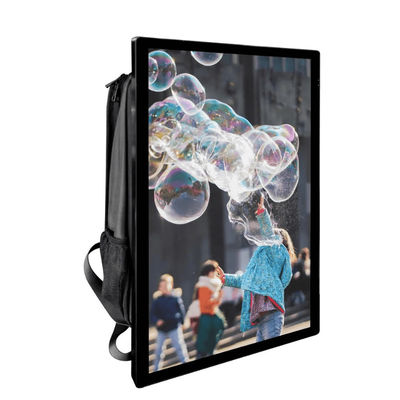 روشنایی بالا 27 اینچ کوله پشتی انسان باتری فعال مانیتور LCD شبکه وای فای